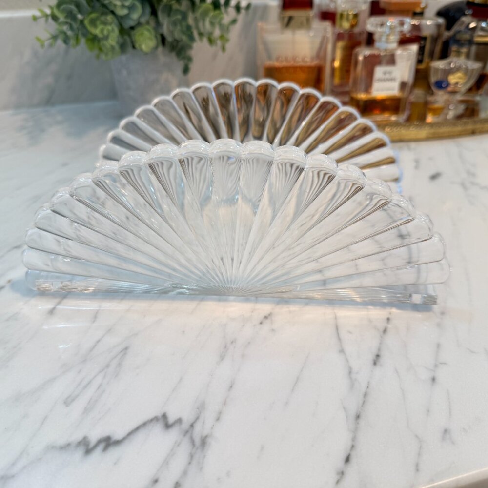 Vintage Clear Acrylic Lucite Transparent Tissue Box Holder – Footed Fan Shape, - Picture 11 of 11